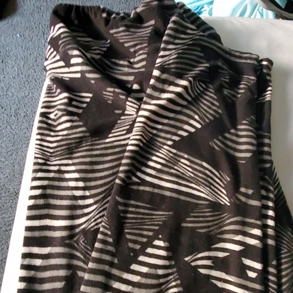 Lularoe leggins Tall & Curvy